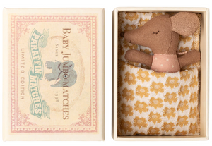 Sleepy wakey baby mouse in matchbox - Rose