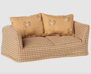 Couch, Mouse Mable